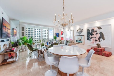 Condo in Miami, Florida, 1 bedroom № 1935679 - photo 16