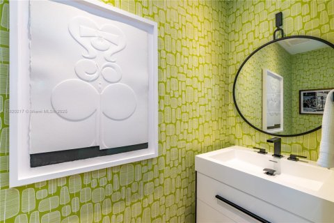 Condo in Miami, Florida, 1 bedroom № 1935679 - photo 18