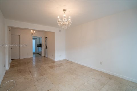 Apartamento en alquiler en Miami Beach, Florida, 41.81 m2 № 1887986 - foto 5