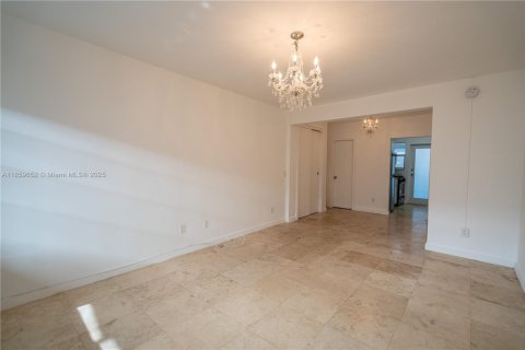 Apartamento en alquiler en Miami Beach, Florida, 41.81 m2 № 1887986 - foto 4