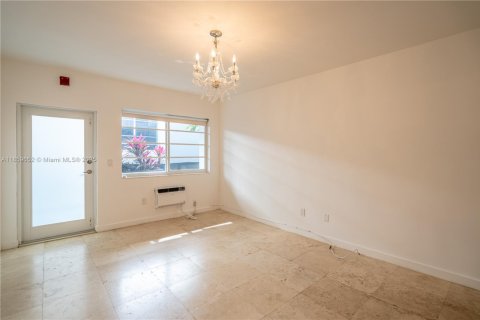Apartamento en alquiler en Miami Beach, Florida, 41.81 m2 № 1887986 - foto 2
