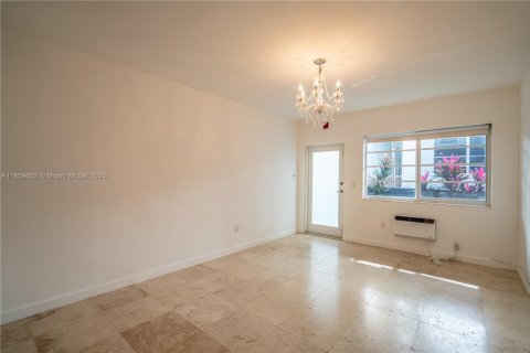 Apartamento en alquiler en Miami Beach, Florida, 41.81 m2 № 1887986 - foto 3