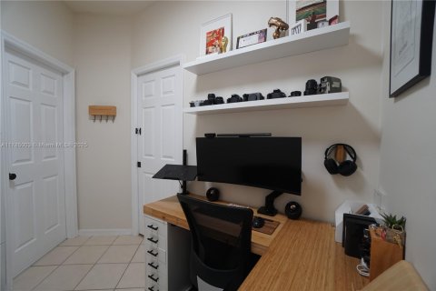 House in Estero, Florida 2 bedrooms № 1741673 - photo 24