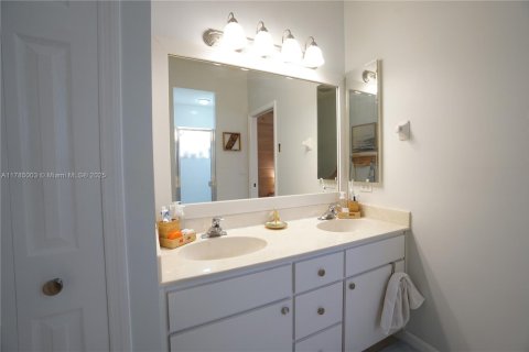 House in Estero, Florida 2 bedrooms № 1741673 - photo 19