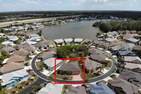 House in Estero, Florida 2 bedrooms № 1741673 - photo 5
