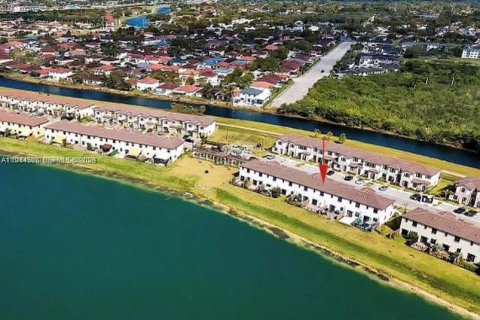 Touwnhouse à Miami, Floride 3 chambres, 142.98 m2 № 2001098