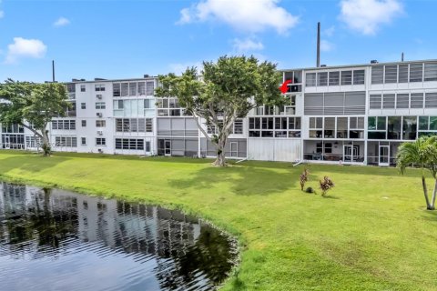 Condominio en venta en Deerfield Beach, Florida, 2 dormitorios, 79.9 m2 № 1978285 - foto 28