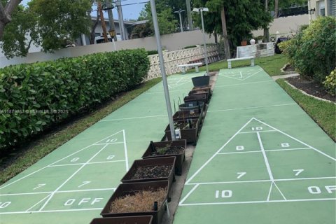 Condo in Lighthouse Point, Florida, 1 bedroom  № 1981505 - photo 13