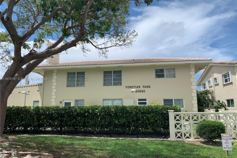 Condo in Lighthouse Point, Florida, 1 bedroom  № 1981505 - photo 2
