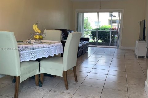 Condo in Lighthouse Point, Florida, 1 bedroom  № 1981505 - photo 5