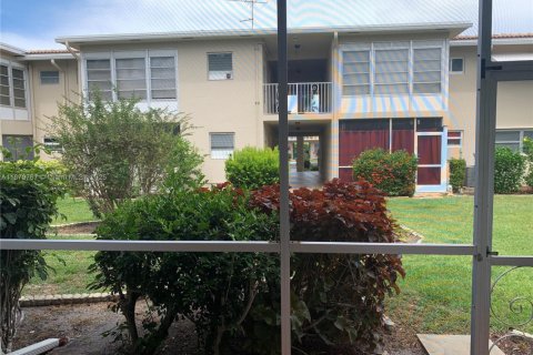 Condo in Lighthouse Point, Florida, 1 bedroom  № 1981505 - photo 7