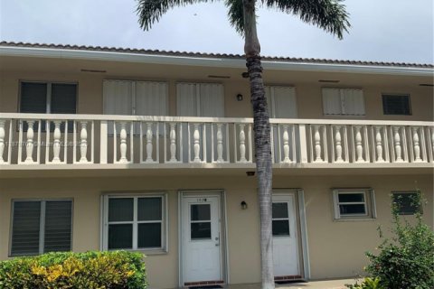 Condo in Lighthouse Point, Florida, 1 bedroom  № 1981505 - photo 3