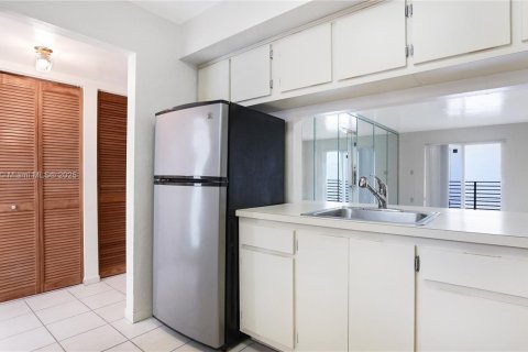 Condominio en venta en Miami Beach, Florida, 1 dormitorio, 61.32 m2 № 1977510 - foto 9