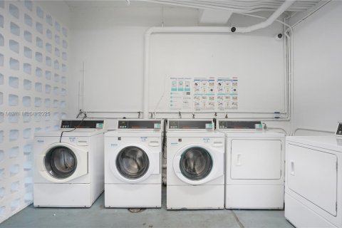 Condominio en venta en Miami Beach, Florida, 1 dormitorio, 61.32 m2 № 1977510 - foto 14