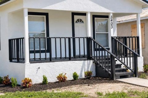 Villa ou maison à Tampa, Floride 3 chambres, 78.04 m2 № 2378207