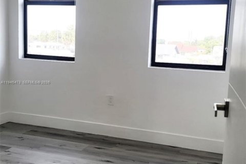 Townhouse in Miami Gardens, Florida 2 bedrooms, 167.22 sq.m. № 2001841 - photo 7