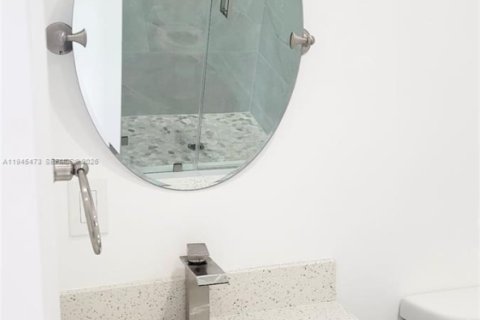 Townhouse in Miami Gardens, Florida 2 bedrooms, 167.22 sq.m. № 2001841 - photo 13