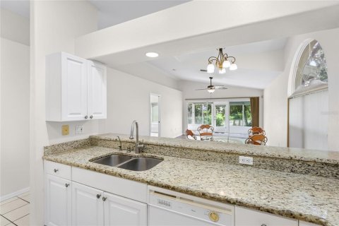 House in Sarasota, Florida 3 bedrooms, 117.43 sq.m. № 2167457 - photo 13