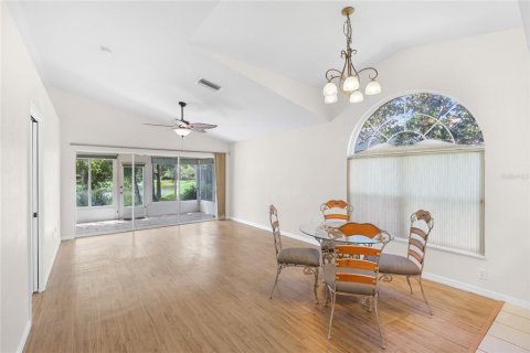 House in Sarasota, Florida 3 bedrooms, 117.43 sq.m. № 2167457 - photo 6
