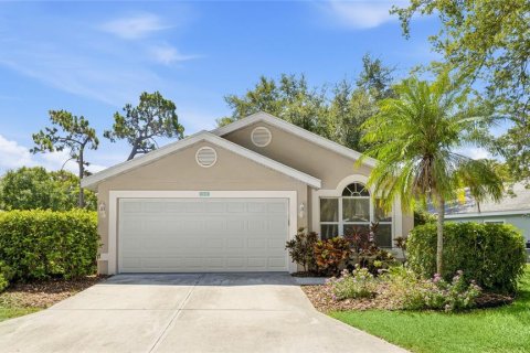 House in Sarasota, Florida 3 bedrooms, 117.43 sq.m. № 2167457 - photo 1