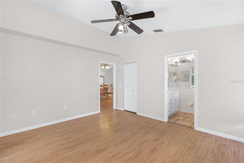 House in Sarasota, Florida 3 bedrooms, 117.43 sq.m. № 2167457 - photo 17