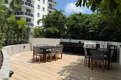 Condominio en venta en Miami, Florida, 3 dormitorios, 183.76 m2 № 1887623 - foto 17