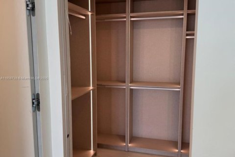 Condominio en venta en Miami, Florida, 3 dormitorios, 183.76 m2 № 1887623 - foto 1
