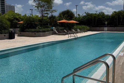Condominio en venta en Miami, Florida, 3 dormitorios, 183.76 m2 № 1887623 - foto 15
