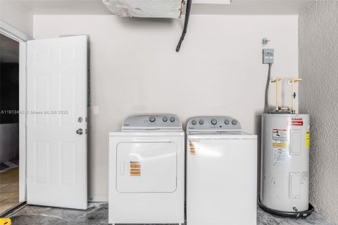 Снять в аренду виллу или дом в Лихай-Эйкерс, Флорида 3 спальни, № 1973640 - фото 23