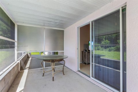 Снять в аренду виллу или дом в Лихай-Эйкерс, Флорида 3 спальни, № 1973640 - фото 25