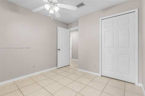 Снять в аренду виллу или дом в Лихай-Эйкерс, Флорида 3 спальни, № 1973640 - фото 15