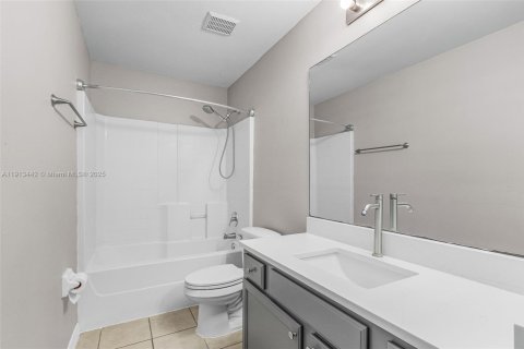 Снять в аренду виллу или дом в Лихай-Эйкерс, Флорида 3 спальни, № 1973640 - фото 20