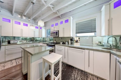 Immobilier commercial à vendre à Miami Beach, Floride: 484.21 m2 № 1890235 - photo 5