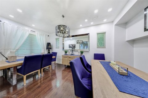 Immobilier commercial à vendre à Miami Beach, Floride: 484.21 m2 № 1890235 - photo 3