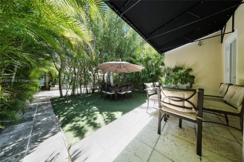 Immobilier commercial à vendre à Miami Beach, Floride: 484.21 m2 № 1890235 - photo 12