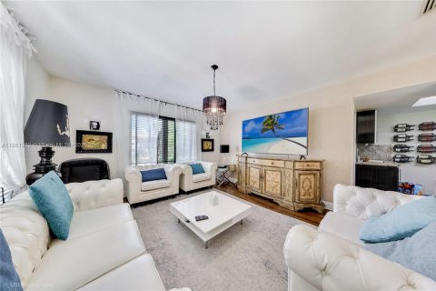 Immobilier commercial à vendre à Miami Beach, Floride: 484.21 m2 № 1890235 - photo 9