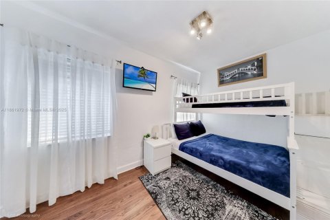 Immobilier commercial à vendre à Miami Beach, Floride: 484.21 m2 № 1890235 - photo 16
