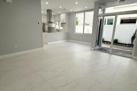 Villa ou maison à vendre à Hollywood, Floride: 3 chambres, 137.4 m2 № 2397335 - photo 3