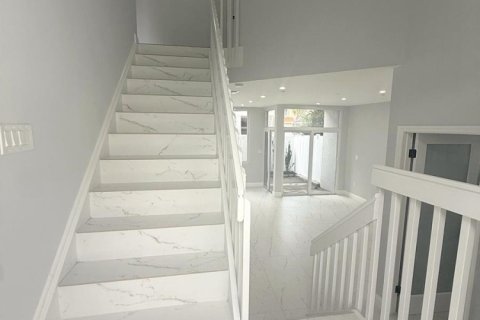Villa ou maison à vendre à Hollywood, Floride: 3 chambres, 137.4 m2 № 2397335 - photo 24