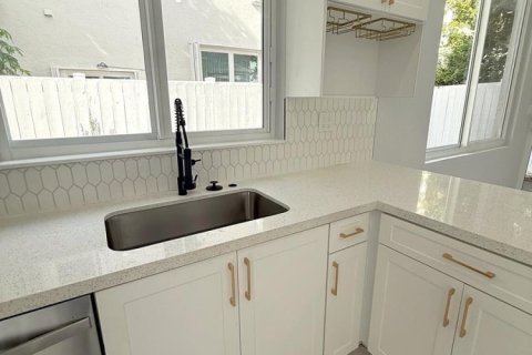 Villa ou maison à vendre à Hollywood, Floride: 3 chambres, 137.4 m2 № 2397335 - photo 6