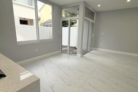 Villa ou maison à vendre à Hollywood, Floride: 3 chambres, 137.4 m2 № 2397335 - photo 7
