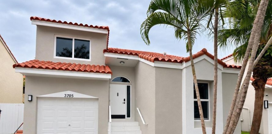 Villa ou maison à Hollywood, Floride 3 chambres, 137.4 m2 № 2397335
