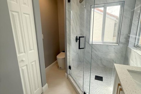 Villa ou maison à vendre à Hollywood, Floride: 3 chambres, 137.4 m2 № 2397335 - photo 28