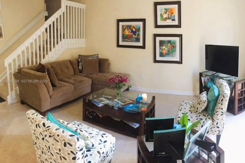 House in Homestead, Florida 3 bedrooms, 153.85 sq.m. № 2055777