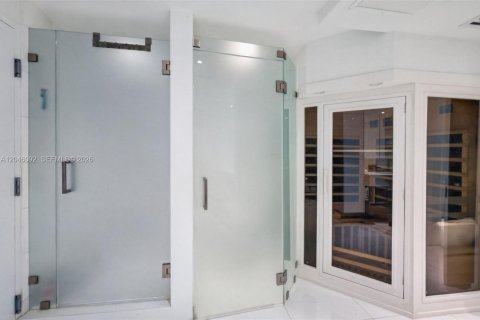 Condo in Miami Beach, Florida, 3 bedrooms № 2185947 - photo 27