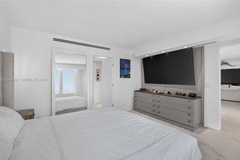 Condo in Miami Beach, Florida, 3 bedrooms № 2185947 - photo 12