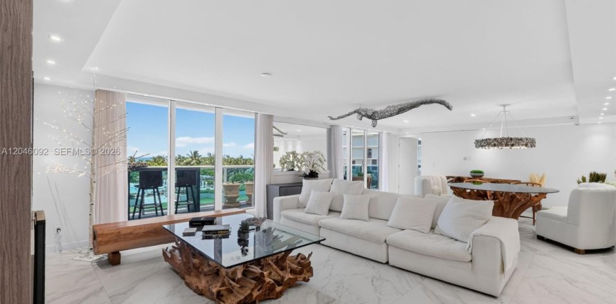 Condo in Miami Beach, Florida, 3 bedrooms № 2185947