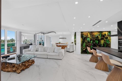 Condo in Miami Beach, Florida, 3 bedrooms № 2185947 - photo 7