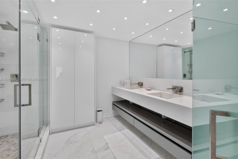 Condo in Miami Beach, Florida, 3 bedrooms № 2185947 - photo 18