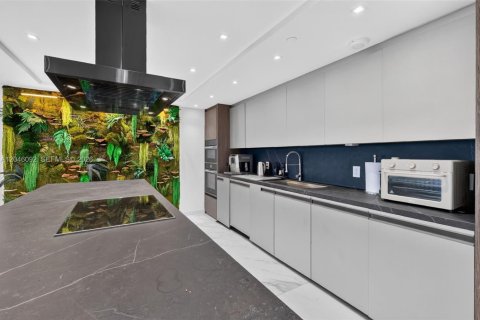 Condo in Miami Beach, Florida, 3 bedrooms № 2185947 - photo 21